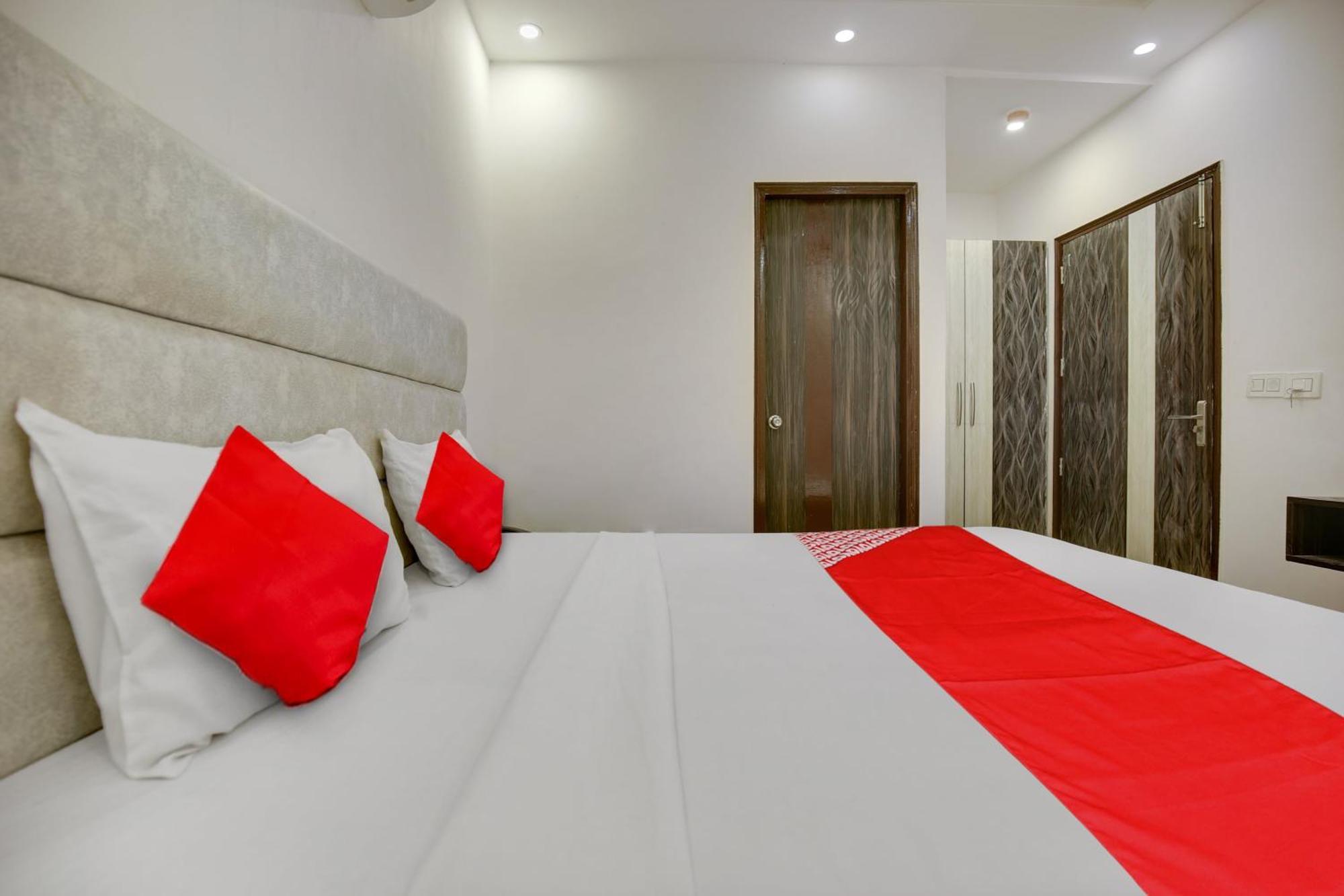 Hotel O Av Continental Zirakpur Ngoại thất bức ảnh