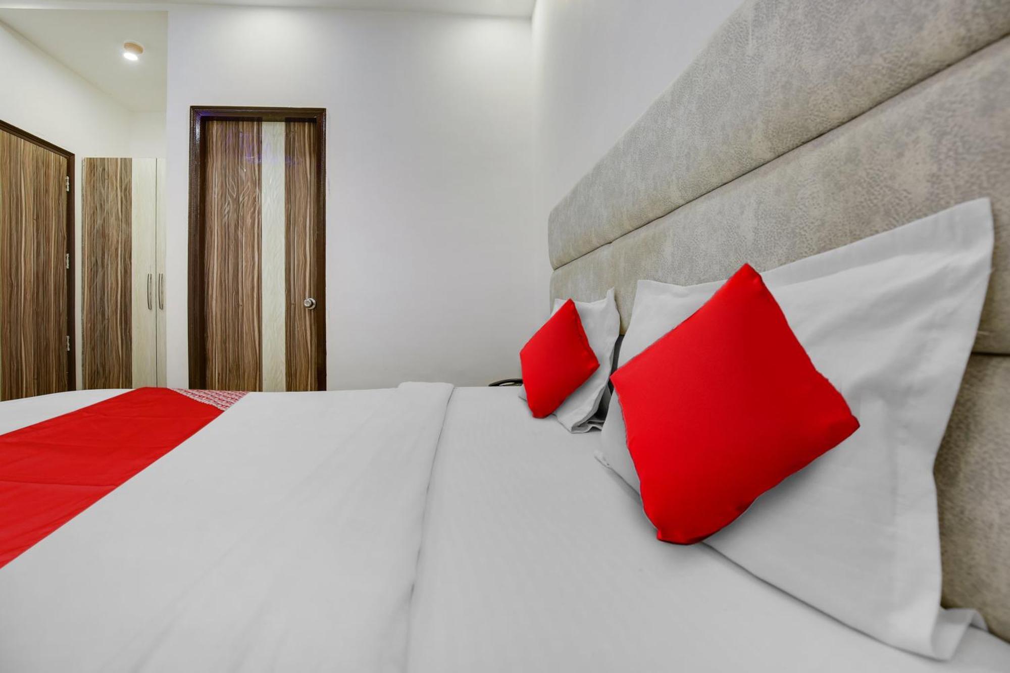 Hotel O Av Continental Zirakpur Ngoại thất bức ảnh